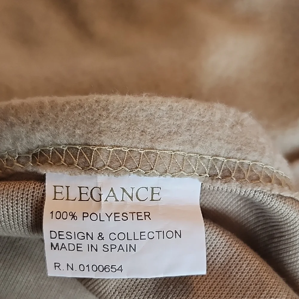Queen Fleece Sheet Set Ultra Soft, Warm And Cozy So Luxurious Like New